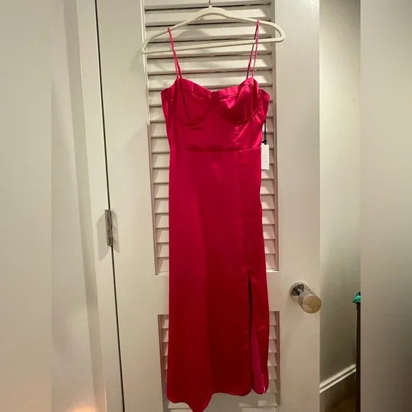 NWT Astr The Label Fuchsia Dress - Picture 4 of 6